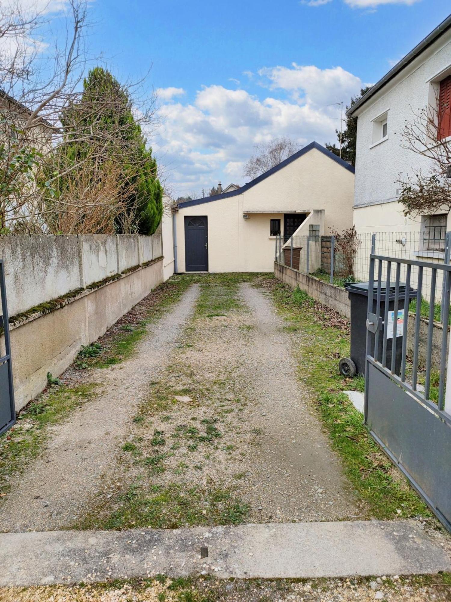 Maison Charmante A Vierzon Avec Jardin Prive Exterior photo